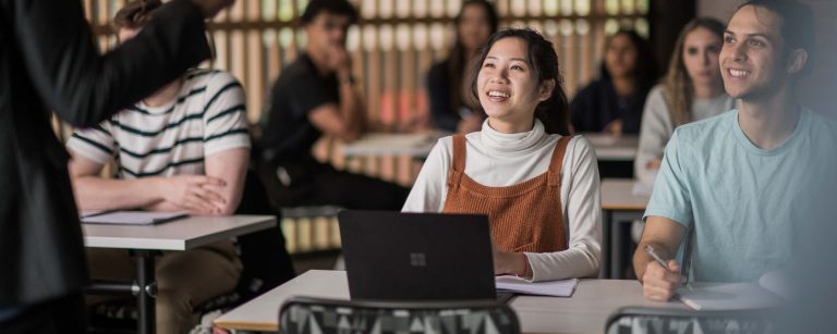 students-lecture-2000x800